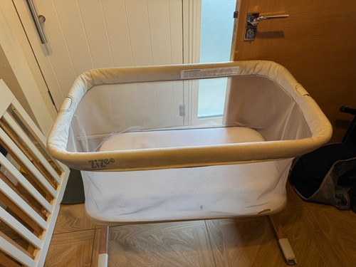 Baby crib next - baby, me