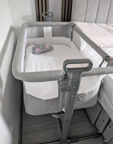 Side next me baby cot - by,