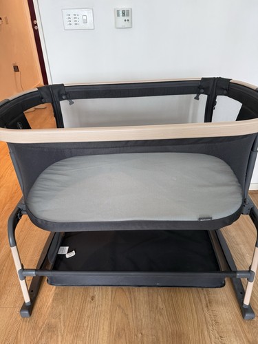 Baby next bed - next, me